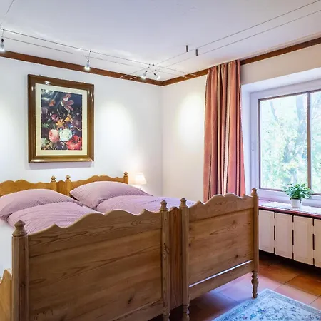 - Schoene Loh Nyaraló *